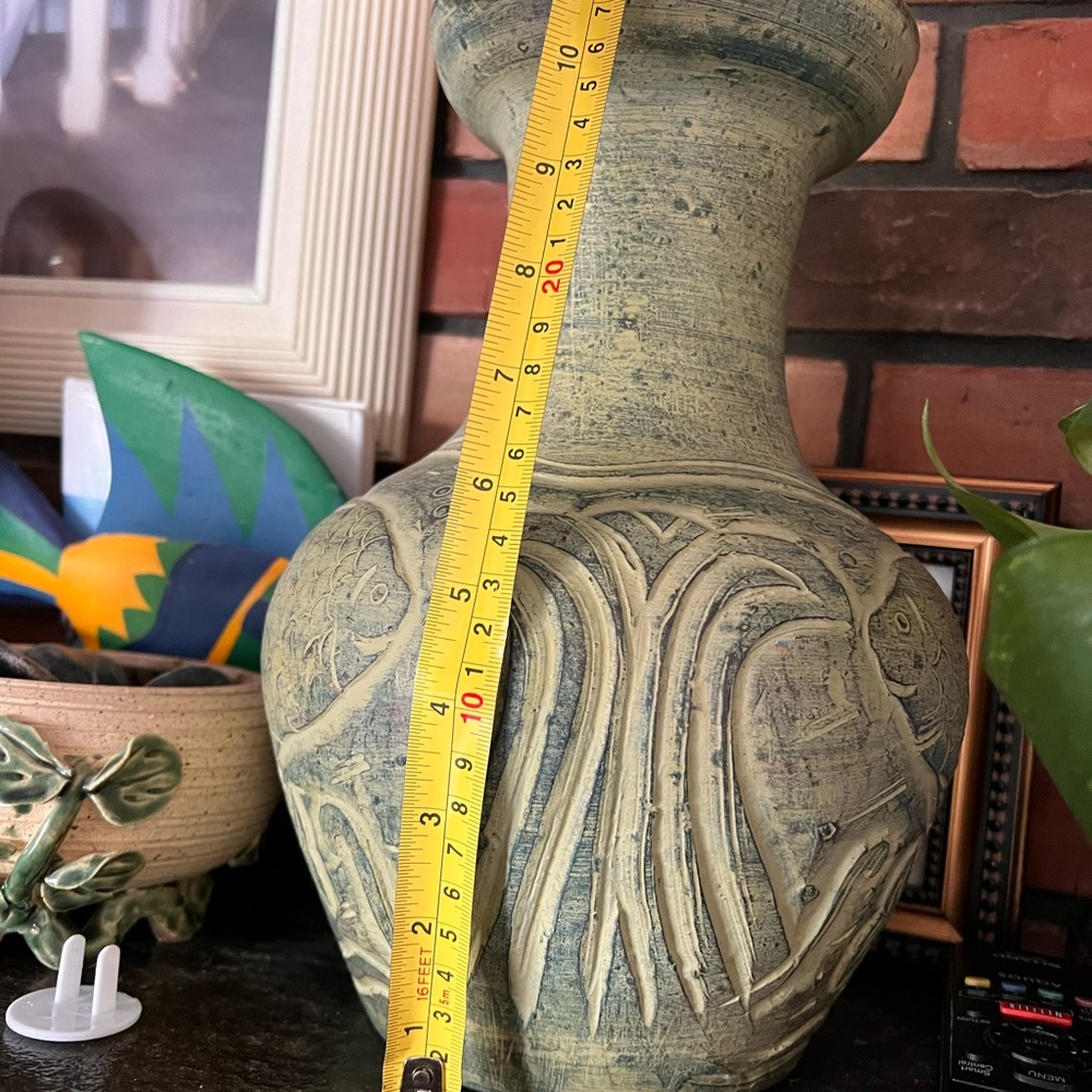 vase - Picture 3 of 3